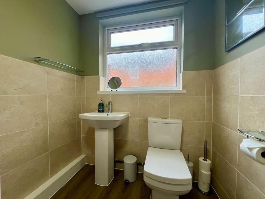 The Rose- Grd Floor, 2-5 Beds, Smarttv, Uni, Tram, M250 Fibre Apartamento Nottingham Exterior foto