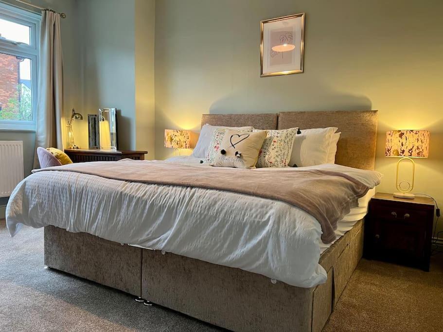 The Rose- Grd Floor, 2-5 Beds, Smarttv, Uni, Tram, M250 Fibre Apartamento Nottingham Exterior foto